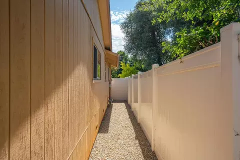 Exterior - 3594 Echo Rd, Redding, CA 96002 photo 14 of 18