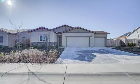 3829 Thea Dr, Redding, CA 96001