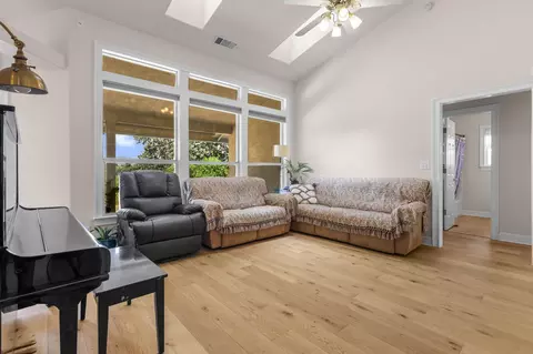 Living - 2668 Dawnridge Dr, Redding, CA 96001 photo 1 of 3
