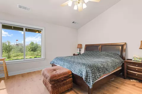Bedroom - 2668 Dawnridge Dr, Redding, CA 96001 photo 7 of 9