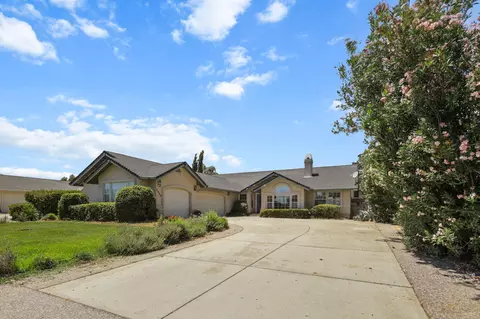 Exterior - 2668 Dawnridge Dr, Redding, CA 96001 photo 1 of 15