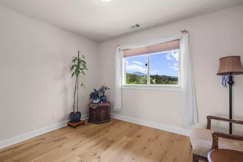 Bedroom - 2668 Dawnridge Dr, Redding, CA 96001 photo 1 of 9