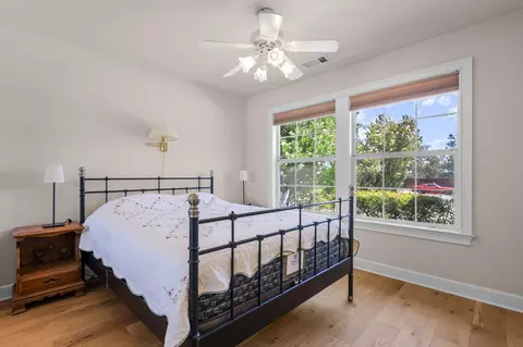 Bedroom - 2668 Dawnridge Dr, Redding, CA 96001 photo 4 of 9