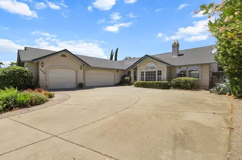 Exterior - 2668 Dawnridge Dr, Redding, CA 96001 photo 2 of 15