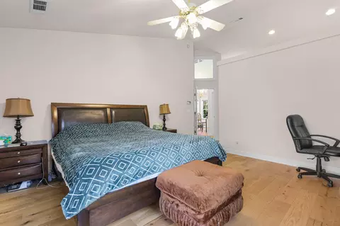 Bedroom - 2668 Dawnridge Dr, Redding, CA 96001 photo 8 of 9