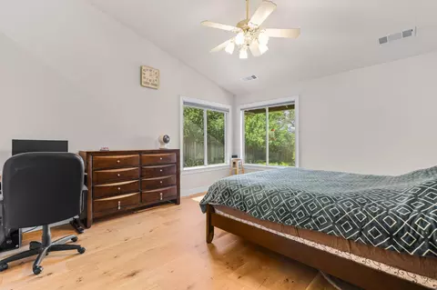 Bedroom - 2668 Dawnridge Dr, Redding, CA 96001 photo 6 of 9