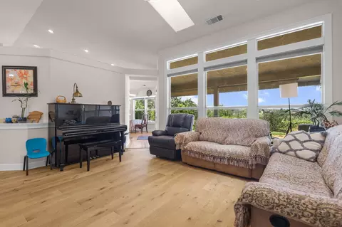 Living - 2668 Dawnridge Dr, Redding, CA 96001 photo 3 of 3