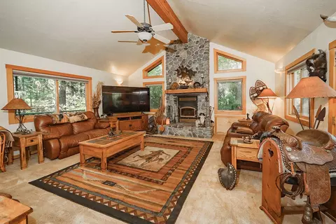 Living - 320 Airport Rd, Trinity Center, CA 96091 photo 1 of 5