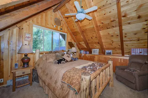 Bedroom - 320 Airport Rd, Trinity Center, CA 96091 photo 5 of 7