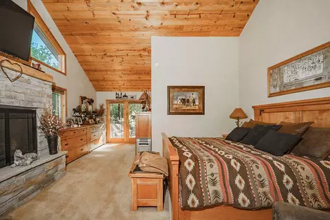 Bedroom - 320 Airport Rd, Trinity Center, CA 96091 photo 1 of 7
