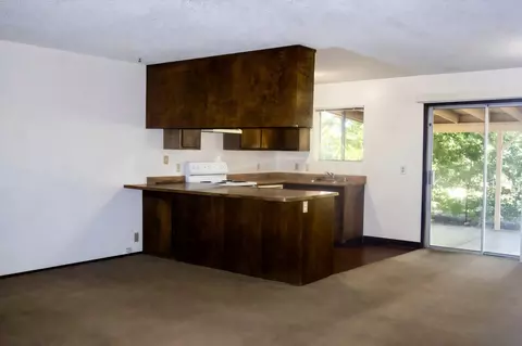 Living - 1026 Moss Creek Rd, Redding, CA 96003 photo 4 of 4