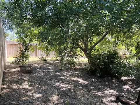 Exterior - 1026 Moss Creek Rd, Redding, CA 96003 photo 7 of 20