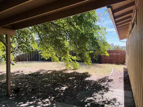 Exterior - 1026 Moss Creek Rd, Redding, CA 96003 photo 20 of 20