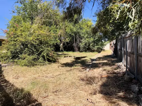 Exterior - 1026 Moss Creek Rd, Redding, CA 96003 photo 15 of 20