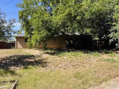 Exterior - 1026 Moss Creek Rd, Redding, CA 96003 photo 13 of 20