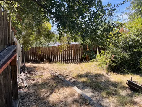 Exterior - 1026 Moss Creek Rd, Redding, CA 96003 photo 10 of 20