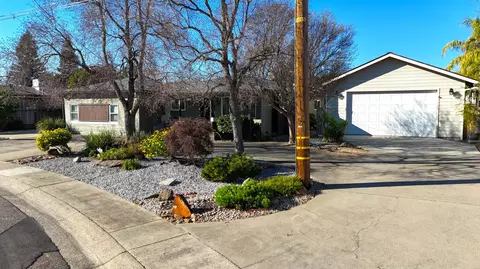 2010 Athens Ave, Redding, CA 96001 photo 2