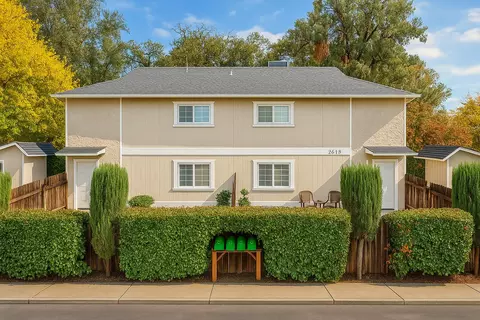 2616 W Hillside Dr, Anderson, CA 96007