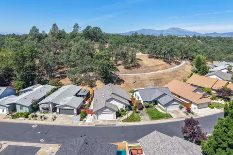 View/Area - 302 Mammoth Path, Redding, CA 96003 photo 4 of 9