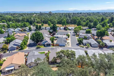 View/Area - 302 Mammoth Path, Redding, CA 96003 photo 7 of 9