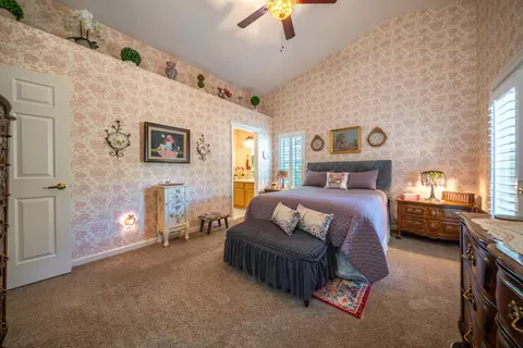 Bedroom - 302 Mammoth Path, Redding, CA 96003 photo 2 of 4