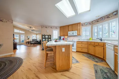 Kitchen - 302 Mammoth Path, Redding, CA 96003 photo 1 of 4