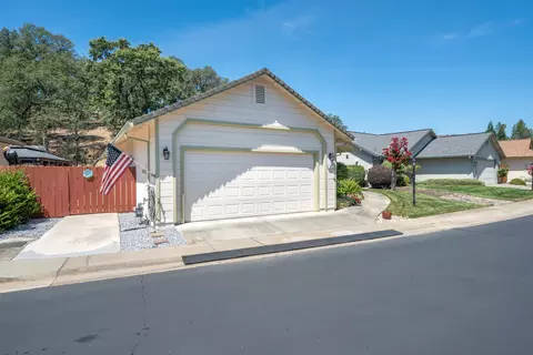 Exterior - 302 Mammoth Path, Redding, CA 96003 photo 15 of 15