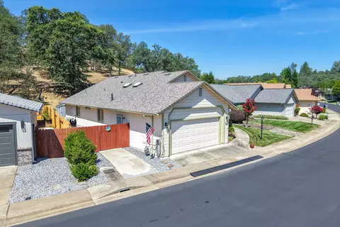 View/Area - 302 Mammoth Path, Redding, CA 96003 photo 3 of 9