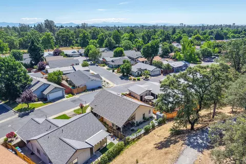 View/Area - 302 Mammoth Path, Redding, CA 96003 photo 6 of 9