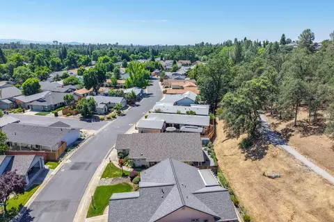 View/Area - 302 Mammoth Path, Redding, CA 96003 photo 5 of 9