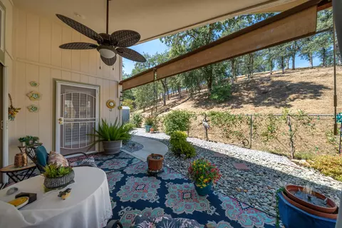 Exterior - 302 Mammoth Path, Redding, CA 96003 photo 5 of 15