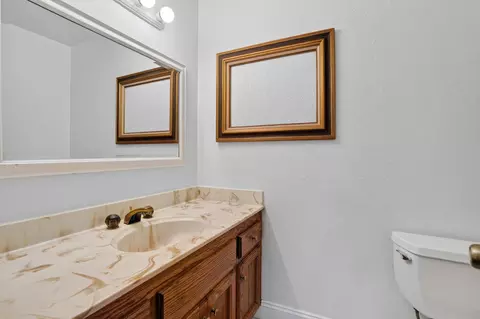 Bath - 20019 Vernita Dr, Redding, CA 96003 photo 1 of 5