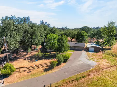 View/Area - 20019 Vernita Dr, Redding, CA 96003 photo 2 of 7