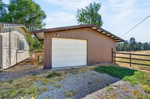 Exterior - 20019 Vernita Dr, Redding, CA 96003 photo 13 of 13