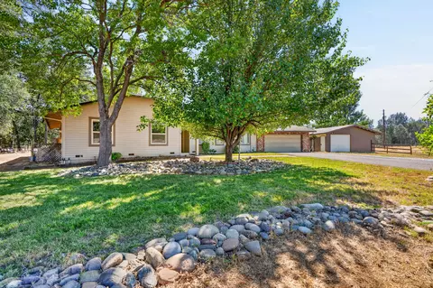 Exterior - 20019 Vernita Dr, Redding, CA 96003 photo 3 of 13