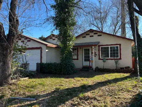 805 Christine Ave, Redding, CA 96003