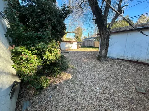 Exterior - 805 Christine Ave, Redding, CA 96003 photo 2 of 2