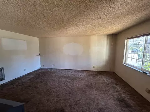 Living - 805 Christine Ave, Redding, CA 96003 photo 3 of 3