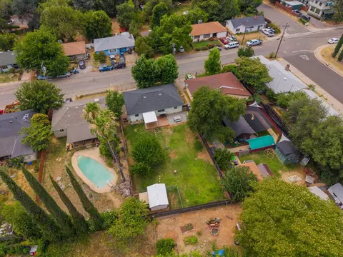 2425 Beverly Dr, Redding, CA 96002 photo 32