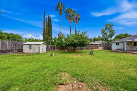 2425 Beverly Dr, Redding, CA 96002 photo 30