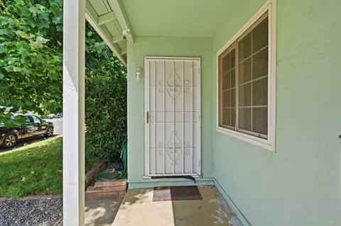 2425 Beverly Dr, Redding, CA 96002 photo 5