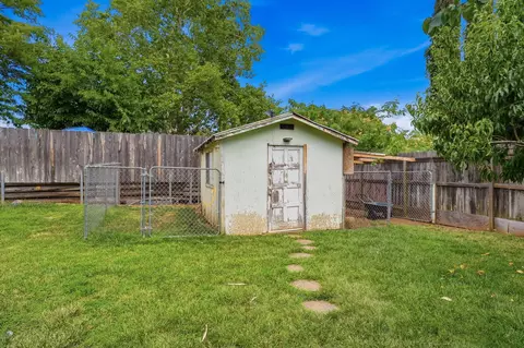 2425 Beverly Dr, Redding, CA 96002 photo 28