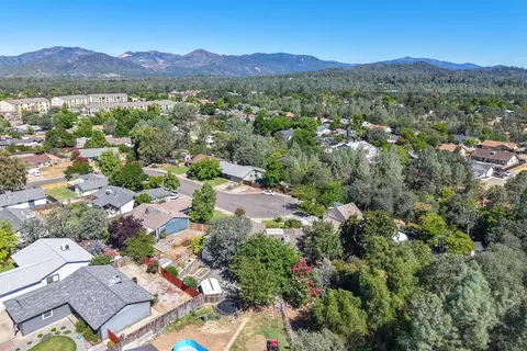 View/Area - 1075 Goodview Way, Redding, CA 96003 photo 3 of 7