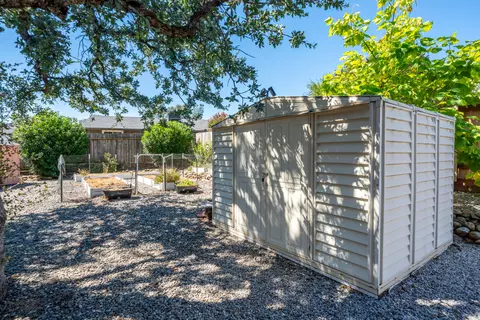 Exterior - 1075 Goodview Way, Redding, CA 96003 photo 15 of 18