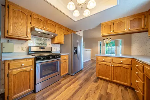 Kitchen - 1075 Goodview Way, Redding, CA 96003 photo 2 of 3