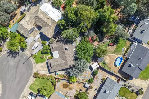 View/Area - 1075 Goodview Way, Redding, CA 96003 photo 6 of 7