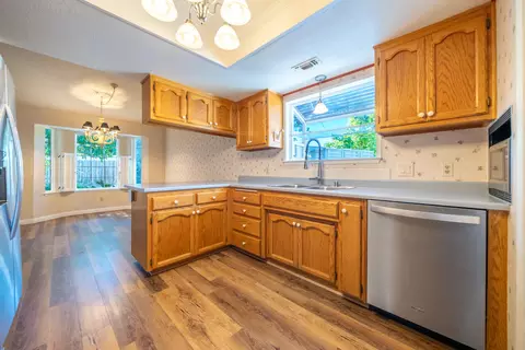 Kitchen - 1075 Goodview Way, Redding, CA 96003 photo 1 of 3