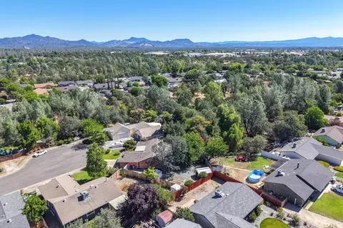 View/Area - 1075 Goodview Way, Redding, CA 96003 photo 4 of 7