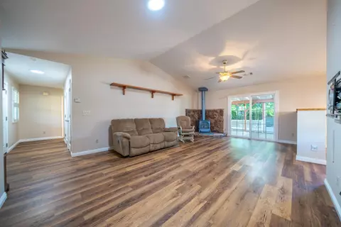 Living - 1075 Goodview Way, Redding, CA 96003 photo 1 of 3