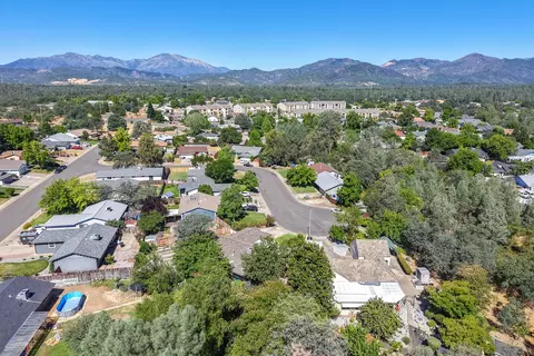 View/Area - 1075 Goodview Way, Redding, CA 96003 photo 2 of 7